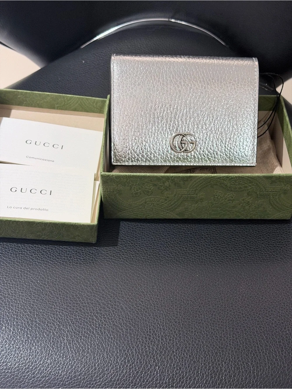 Gucci compact metallic